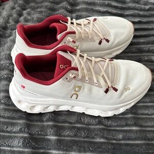 Cloudtilt Woman’s Sneakers! Pearl Ivory Size 9